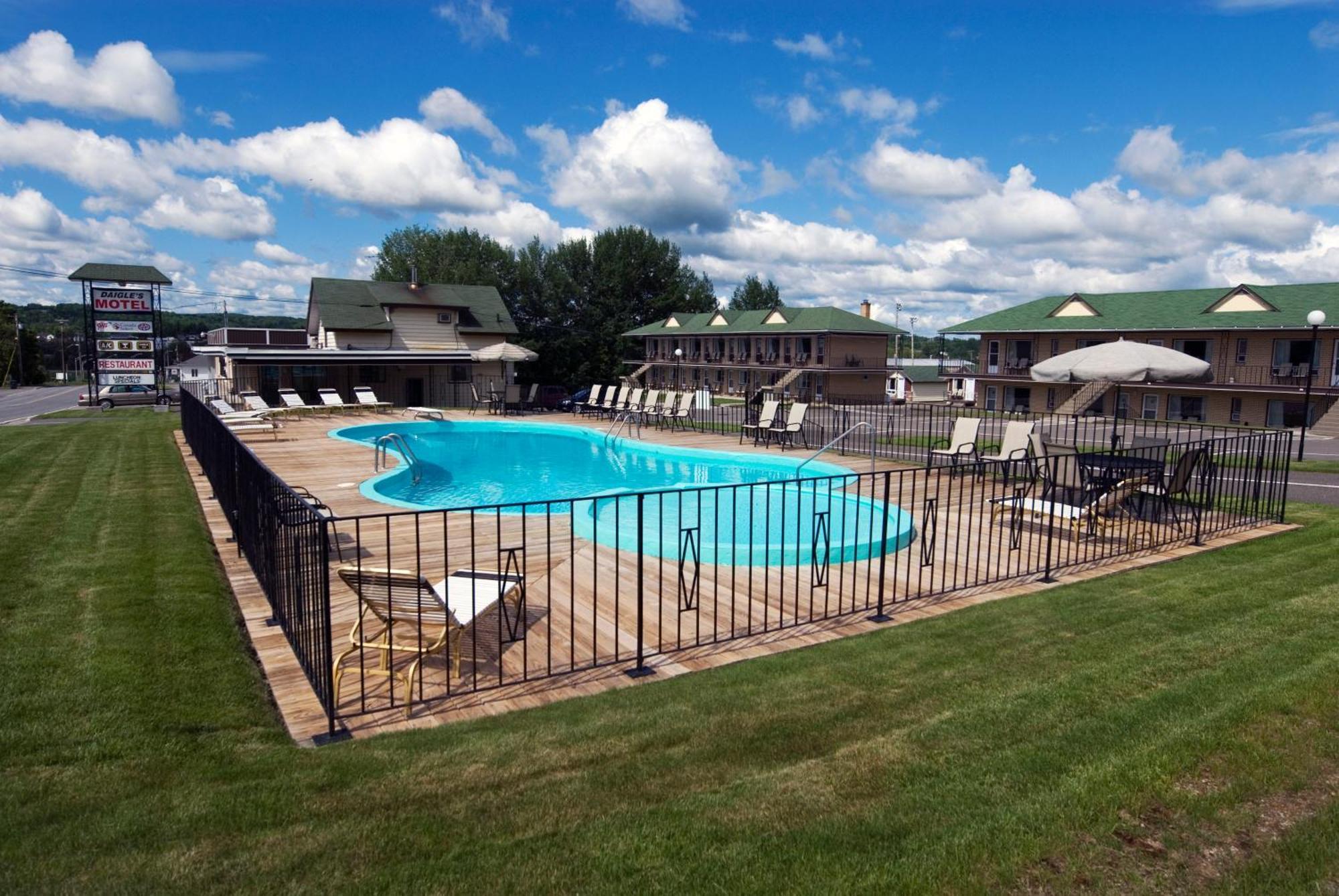 Daigle'S Motel Saint Leonard Exterior photo