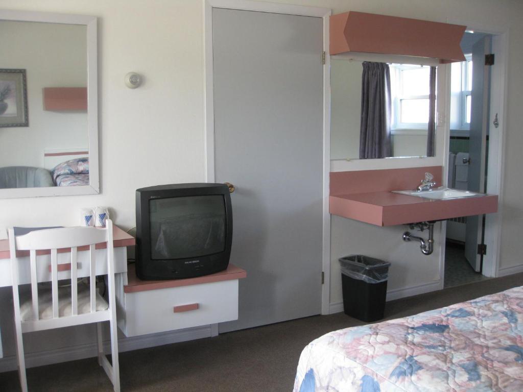 Daigle'S Motel Saint Leonard Room photo