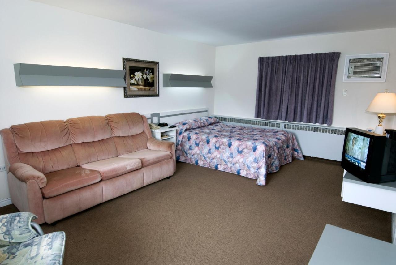 Daigle'S Motel Saint Leonard Room photo