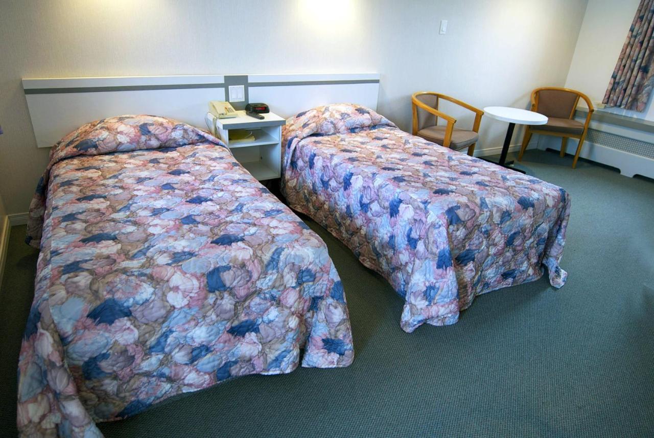 Daigle'S Motel Saint Leonard Room photo